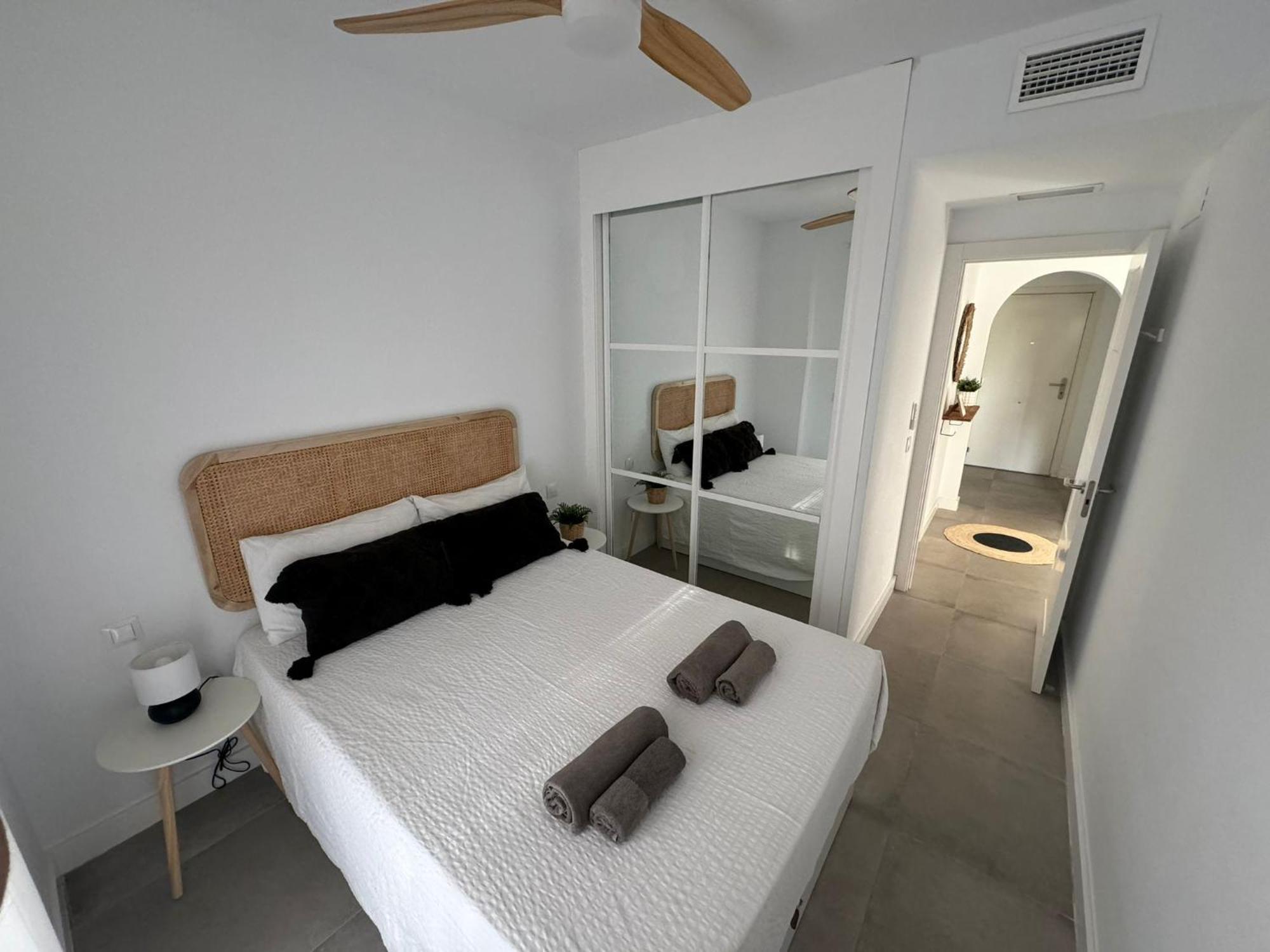Apartamento Surf - Wifi - Parking - Swimming Pool - Patio - Garden *
